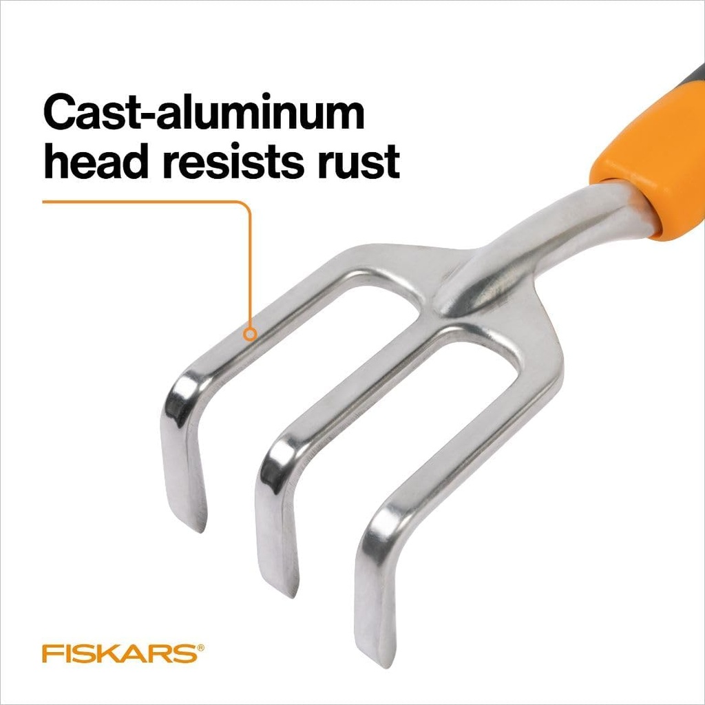heavy-duty-fiskars-ergo-cultivator-for-digging-aerating-soil-and-weeding-with-hanging-hole-04-heavy-duty-fiskars-ergo-cultivator-for-digging-aer-4.jpg
