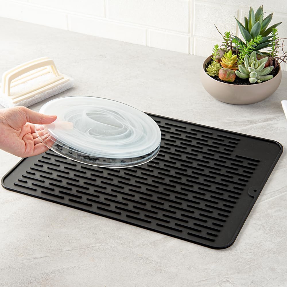 15-8-x-11-7-inch-medium-size-black-silicone-drying-mat-with-ribbed-design-waterproof-dish-drainboard-for-countertop-dishwasher-safe-restaurantware-05-158-x-117-inch-medium-size-black-silicone-drying-m-5.jpg