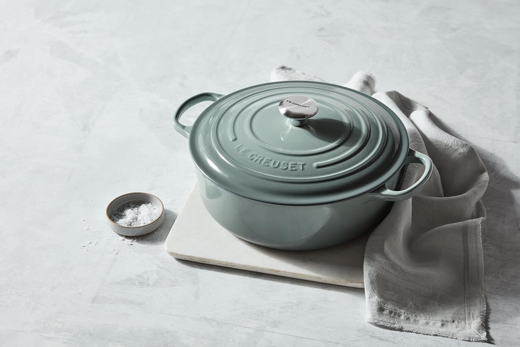 le-creuset-enameled-cast-iron-signature-round-wide-dutch-oven-6-75-qt-oyster-high-quality-cooking-pot-06-le-creuset-enameled-cast-iron-signature-round-wide-6.jpg