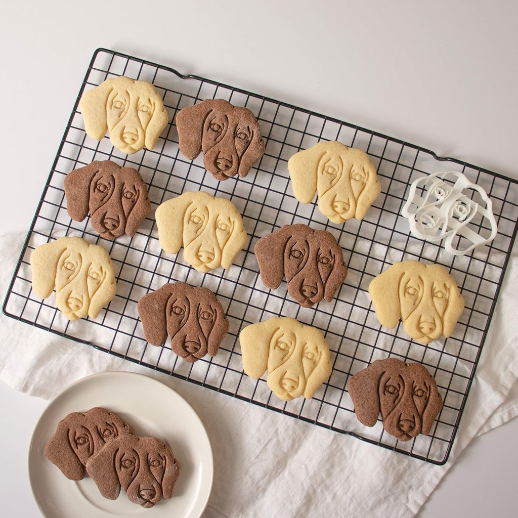 set-of-2-short-haired-dachshund-cookie-cutters-face-silhouette-2-pieces-by-bakerlogy-07-set-of-2-short-haired-dachshund-cookie-cutters---f-7.jpg