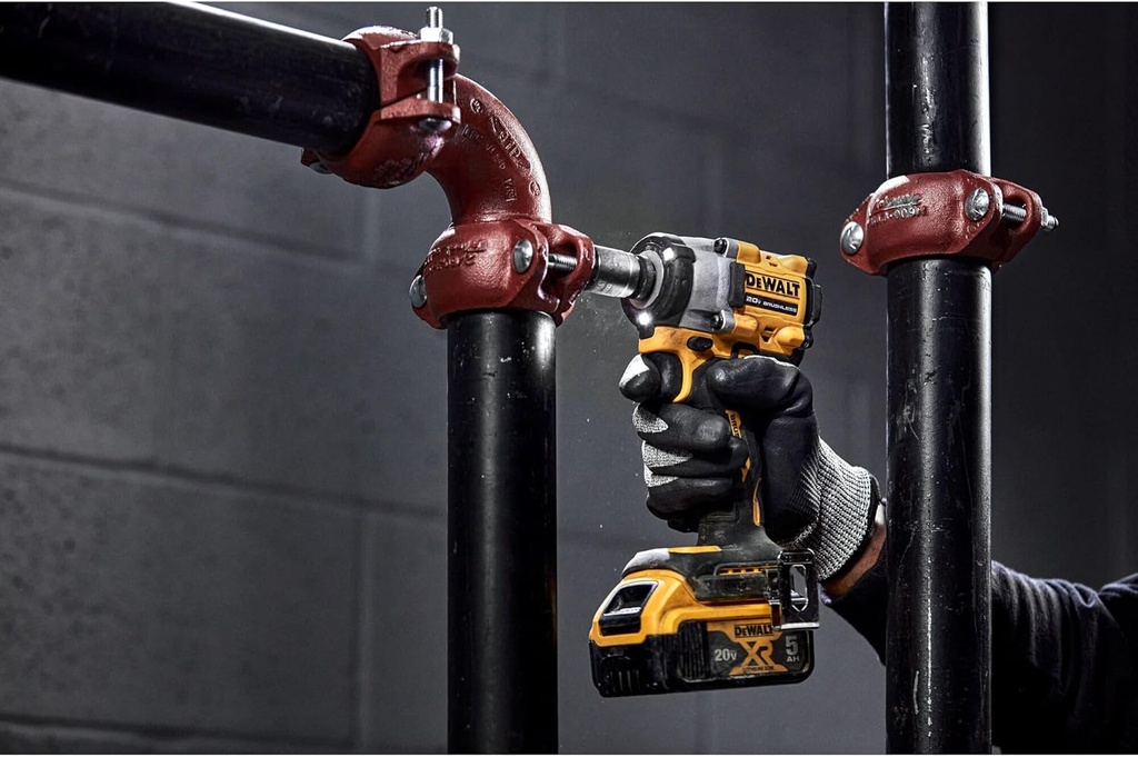 dewalt-atomic-20v-max-cordless-impact-wrench-with-hog-ring-anvil-tool-only-07-dewalt-atomic-20v-max-cordless-impact-wrench-with--7.jpg