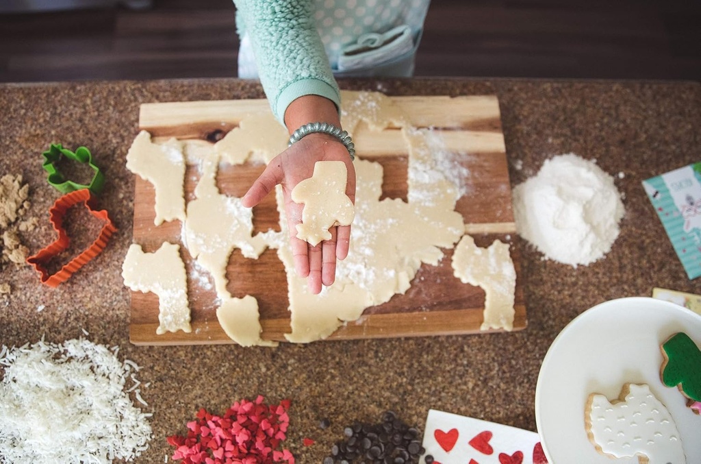 llama-and-cactus-cookie-cutter-set-handstand-kitchen-llama-love-2-piece-03-llama-and-cactus-cookie-cutter-set---handstand-kit-3.jpg
