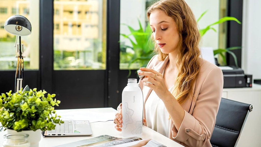 bzyoo-32oz-1l-time-marker-water-bottle-with-strap-frosted-durable-plastic-reusable-clear-bottle-with-drink-time-markings-for-daily-hydration-bpa-free-silver-04-bzyoo-32oz-1l-time-marker-water-bottle-with-strap--4.jpg
